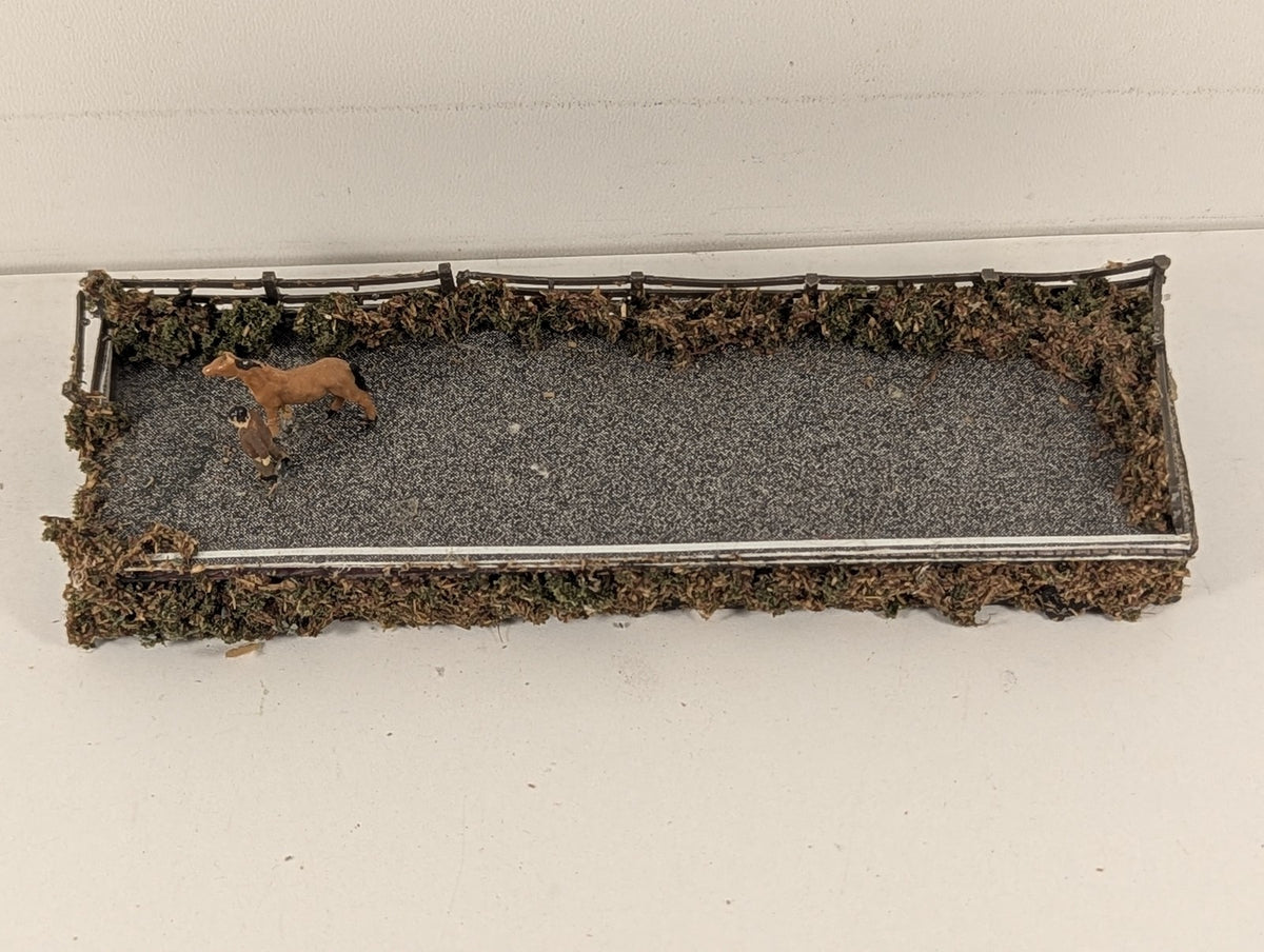 Scratchbuilt N Gauge Roadside Diorama with Horse and Groom Scenic Accessory