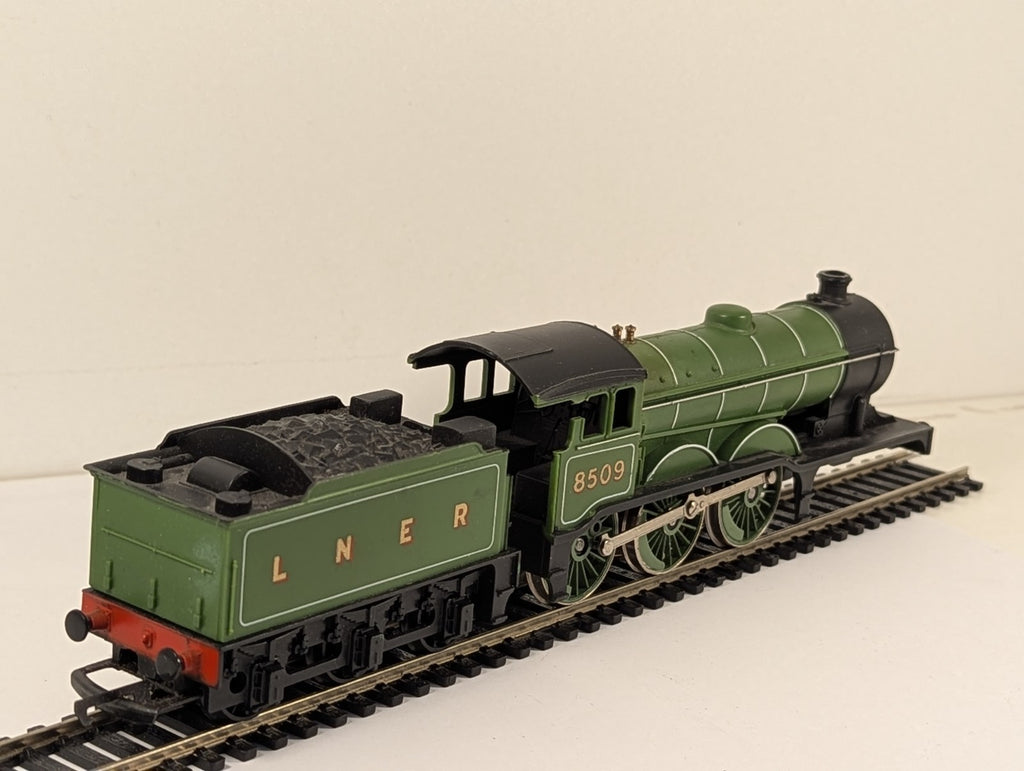 Hornby OO Gauge R150 LNER Class B12/3 4-6-0 Locomotive 8509 Spares