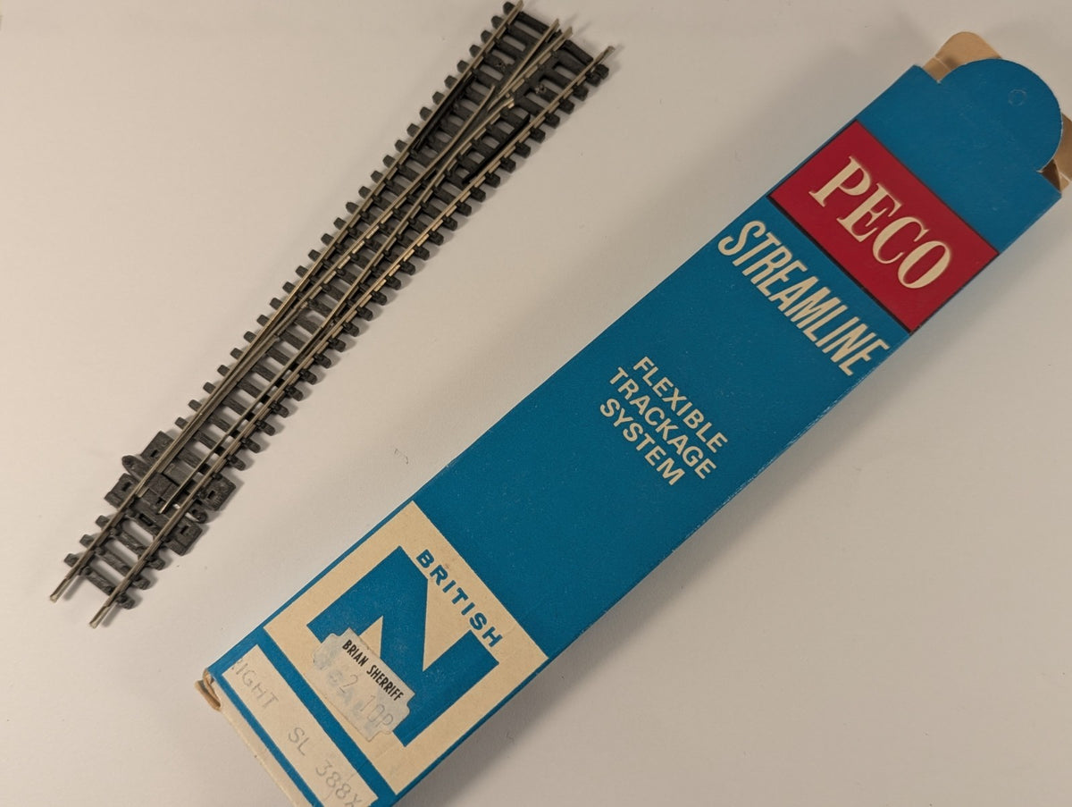 Peco SL-388X N Gauge Right Hand Turnout