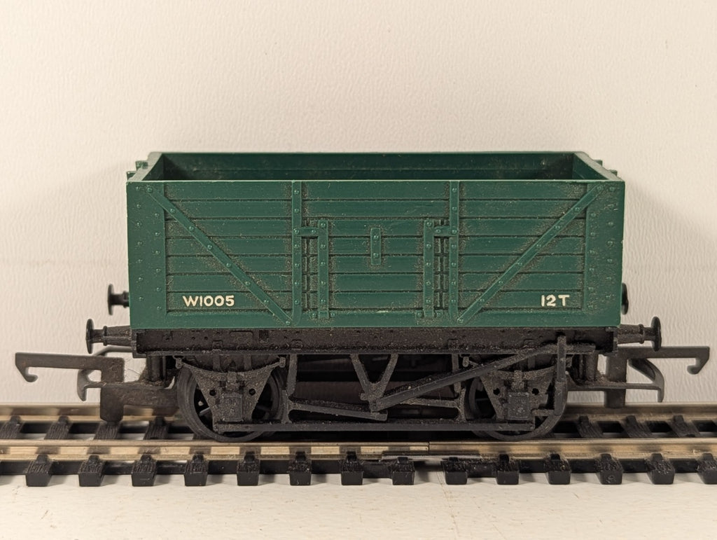 Tri-ang R10 OO Gauge 12 Ton Open Wagon Green