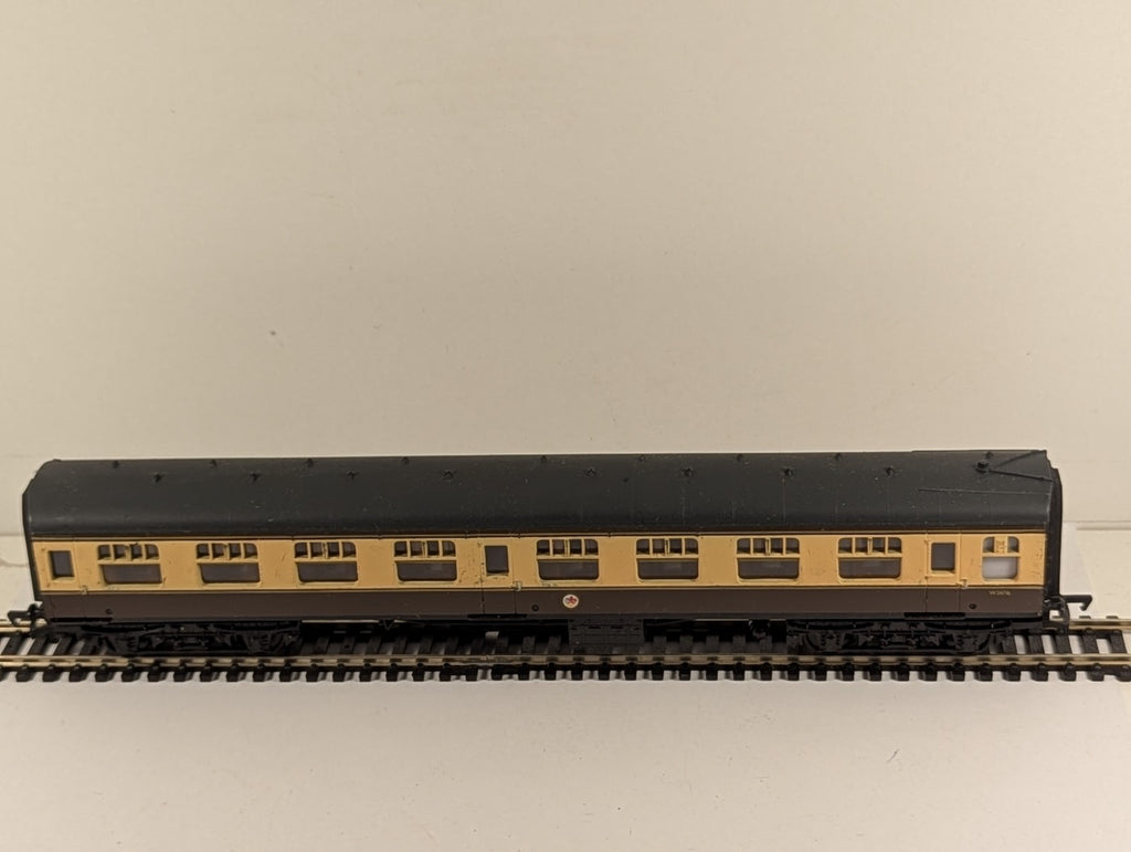 Mainline BR Mk1 Brake Second Corridor Coach OO Gauge