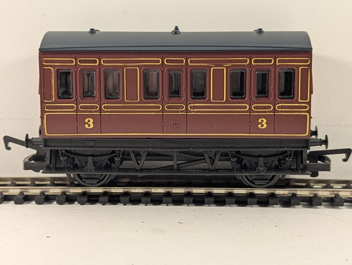Hornby OO Gauge LMS 4-Wheel Composite Coach Passenger Coach 12 LMS Maroon R339