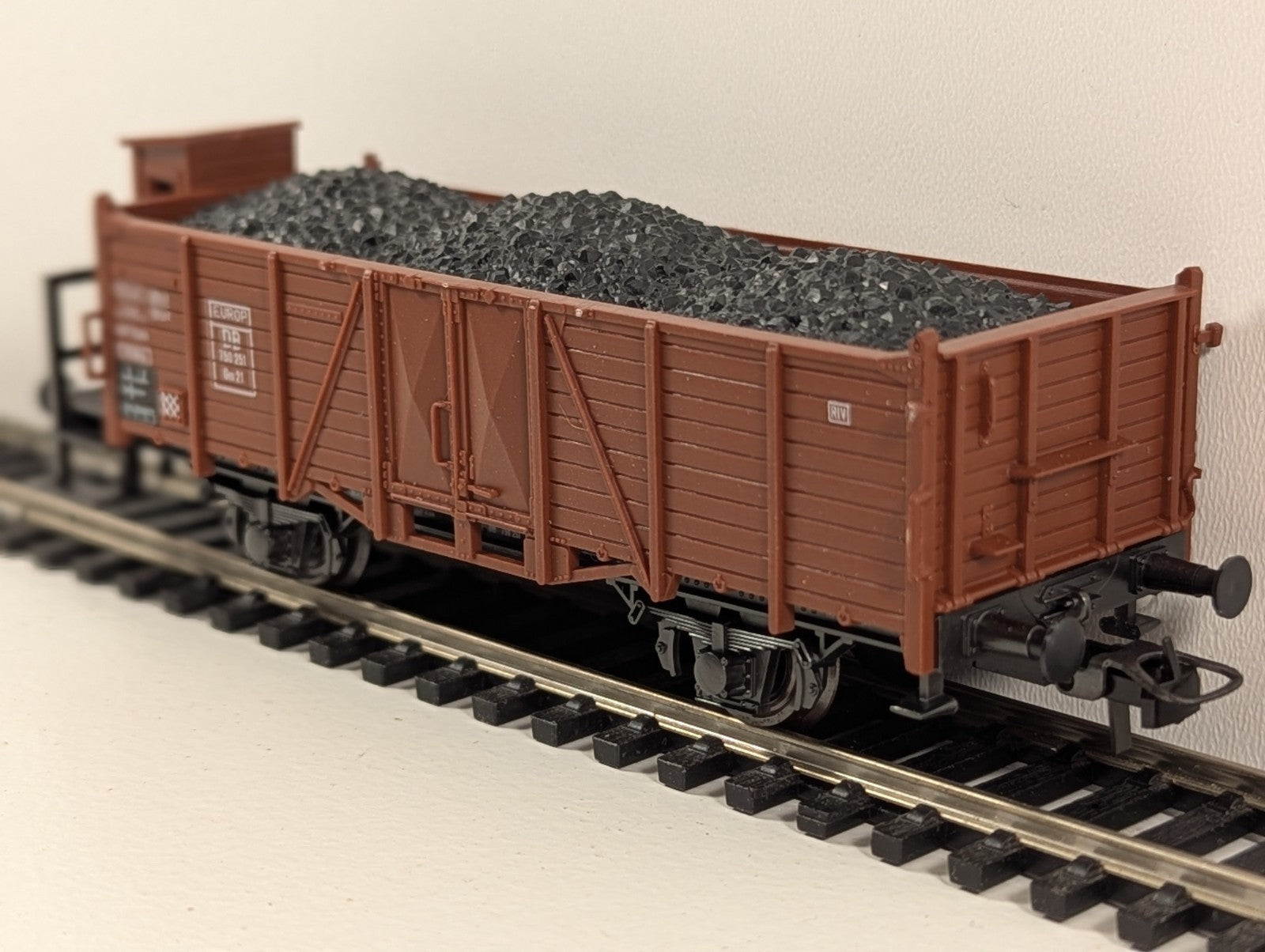 Roco 46278 H0 Open Freight Wagon with Coal Load – DB