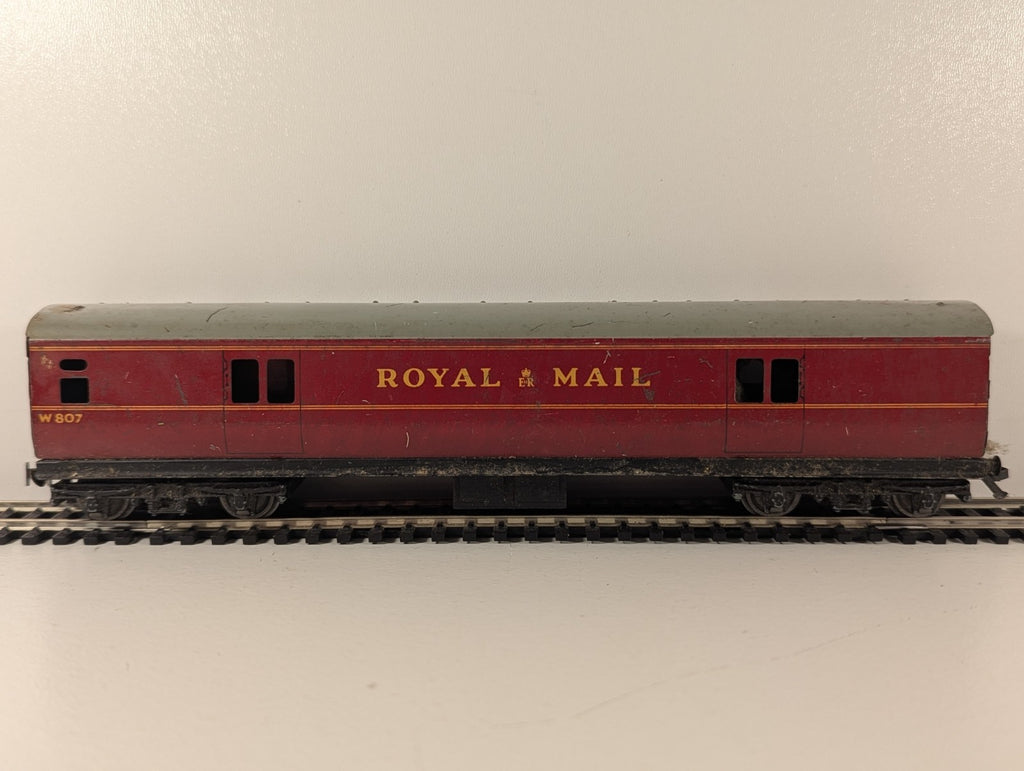 Hornby Dublo OO Gauge BR Mail Coach W807 – Maroon