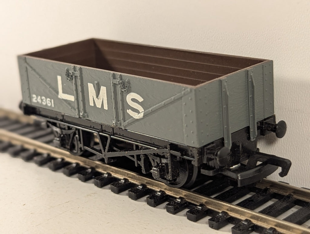 Mainline 37-130 LMS 5 Plank Open Wagon Grey OO Gauge - Boxed