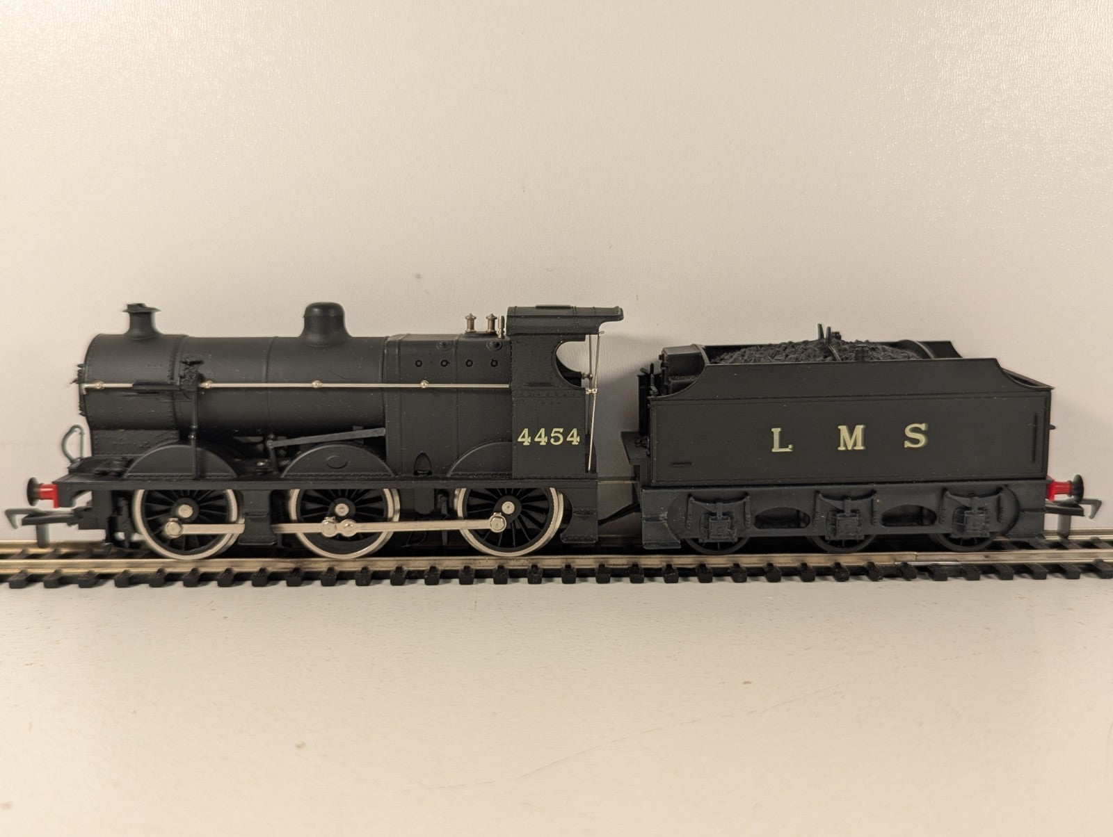 Airfix 54122-6 LMS Fowler Class 4F No.4454 Steam Locomotive OO Gauge Boxed