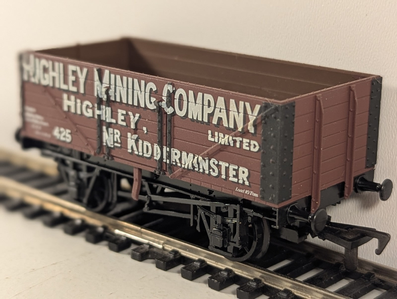 Airfix 54382 OO Gauge Highley Mining 7 Plank Wagon