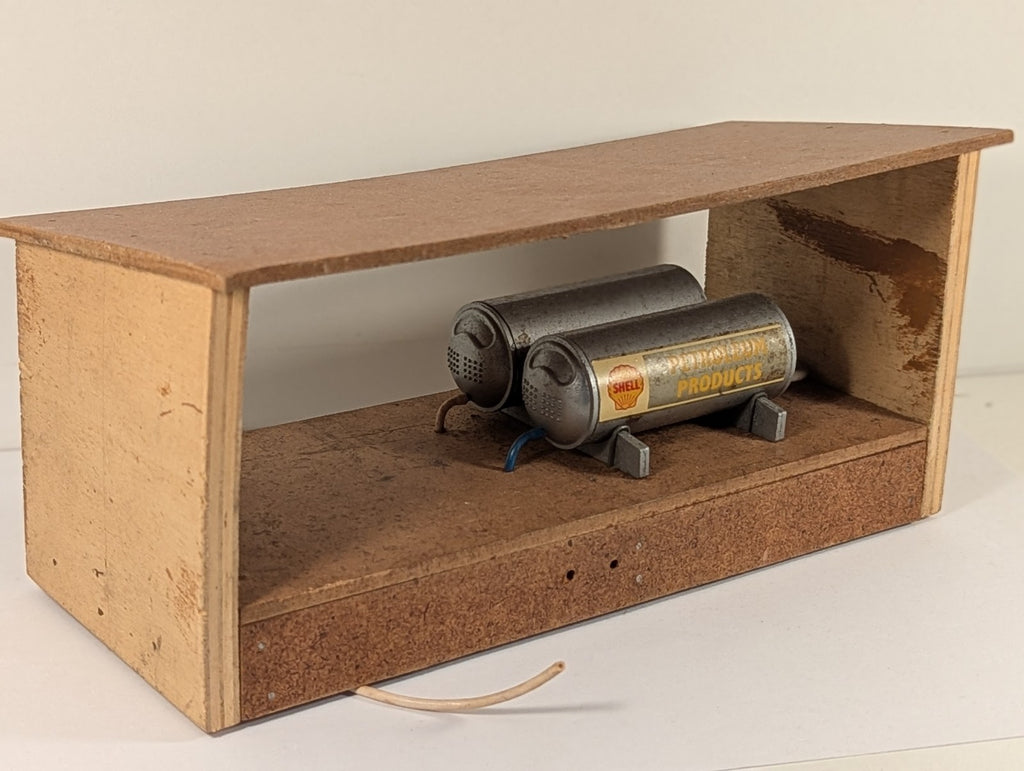 OO Gauge Wooden Building for Fuel Tankers