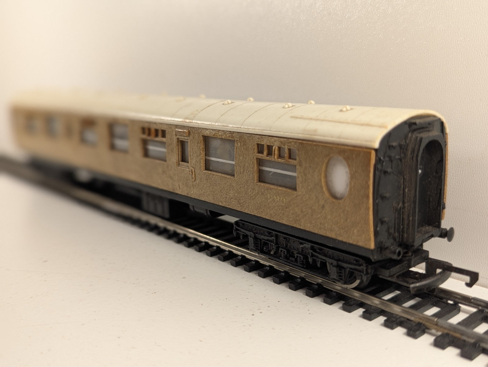 Tri-ang LNER Teak Coach OO Gauge