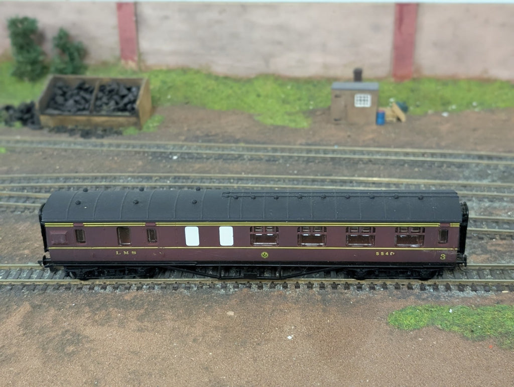 Airfix Railways LMS S7 Brake 3rd Corridor Coach, No. 5542