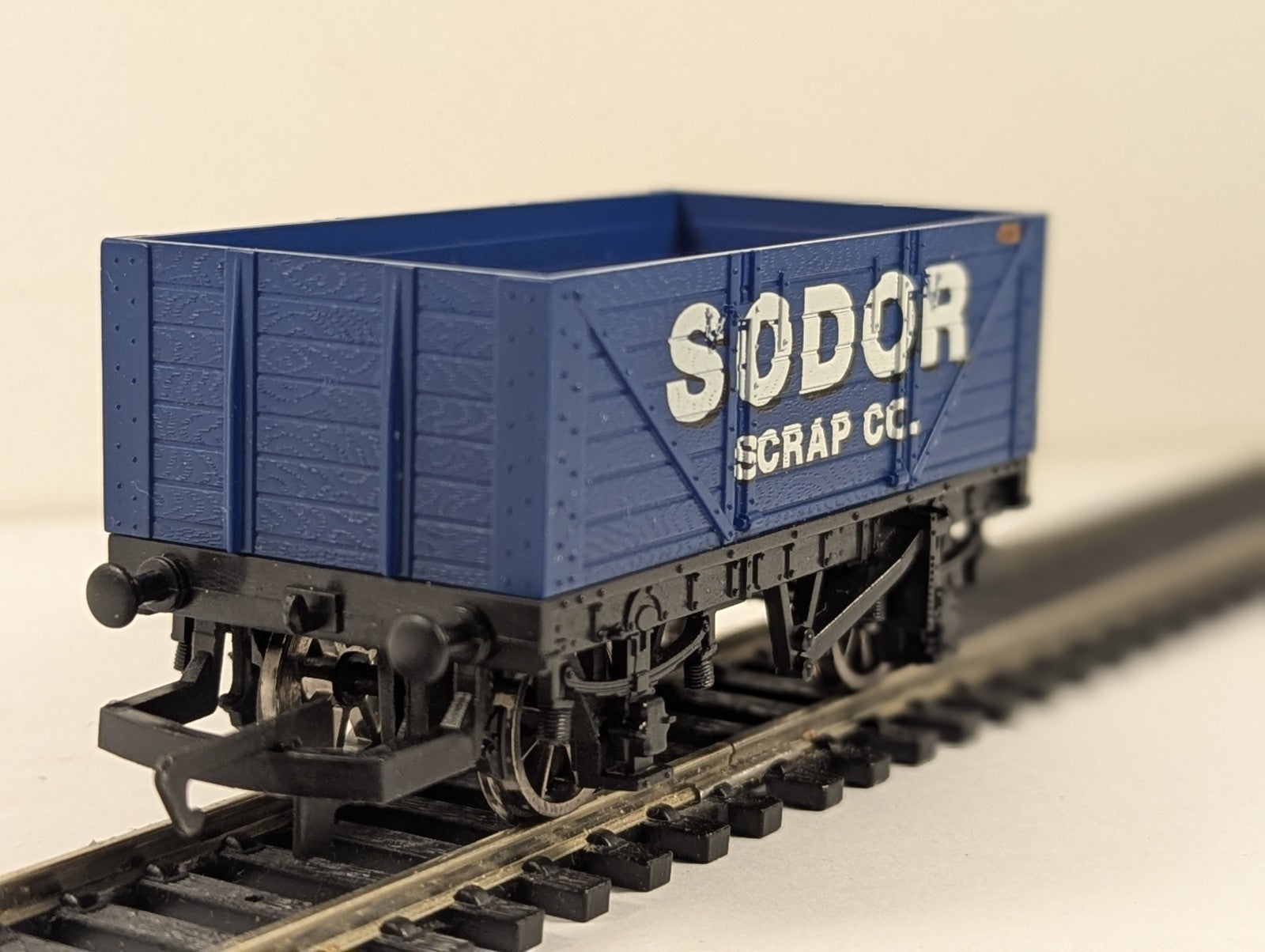 Hornby OO Gauge Sodor Scrap Co. Wagon Open Wagon Sodor Scrap Co.
