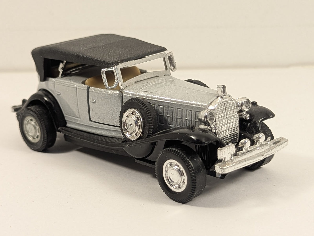 Yatming Cadillac V-16 Phaeton Die-cast Model Car Silver and Black 8503