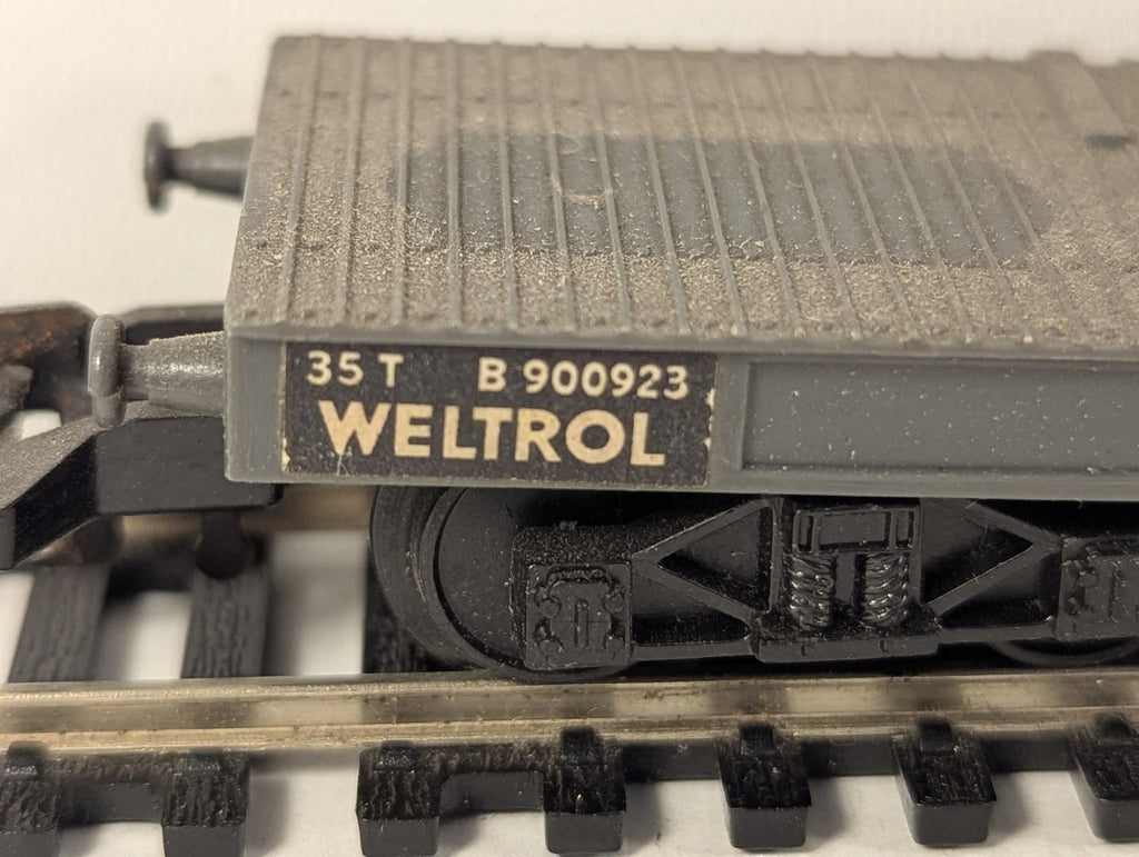 Playcraft HO Gauge Weltrol Wagon with Transformer Goods Wagon B900923 BR Grey