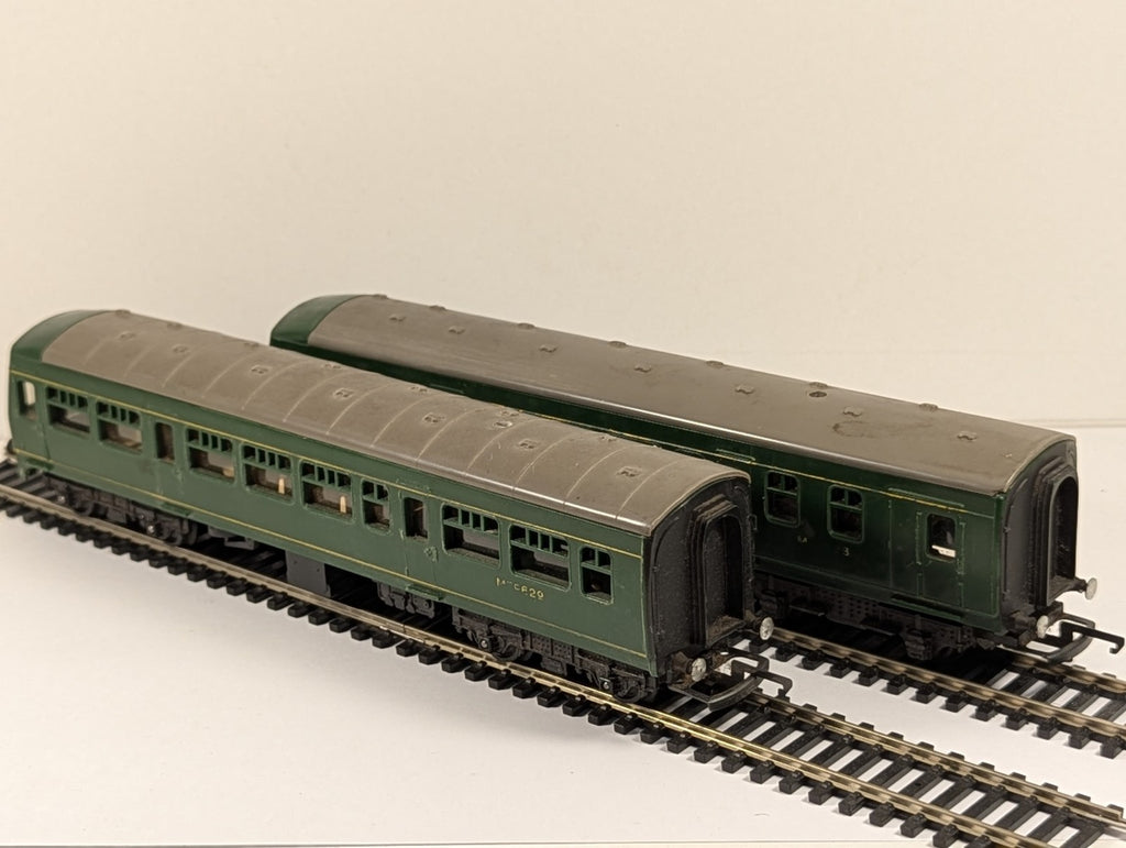 Tri-ang Hornby R157 OO Gauge Class 101 DMU BR Green