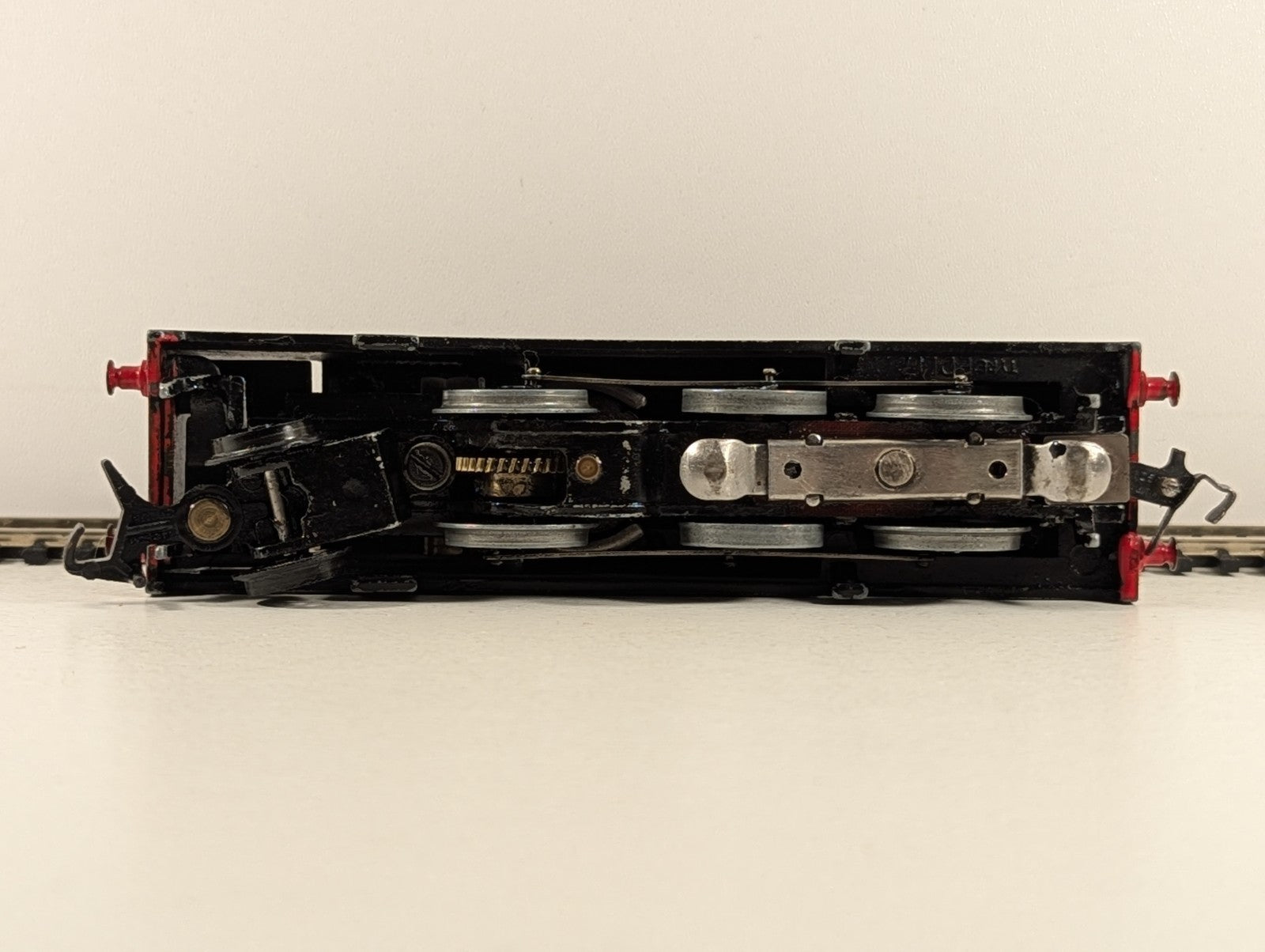 Hornby Dublo EDL17 OO Gauge Class N2 0-6-2T No. 69567 Steam Locomotive - 3 Rail