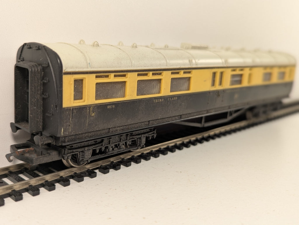 Hornby OO Gauge GWR Collett Restaurant Car