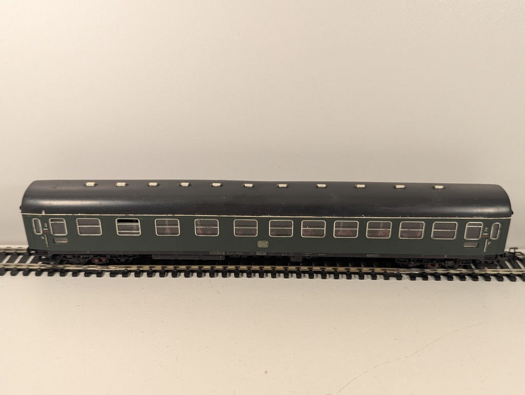 Liliput HO 896 00 DB Passenger Carriage