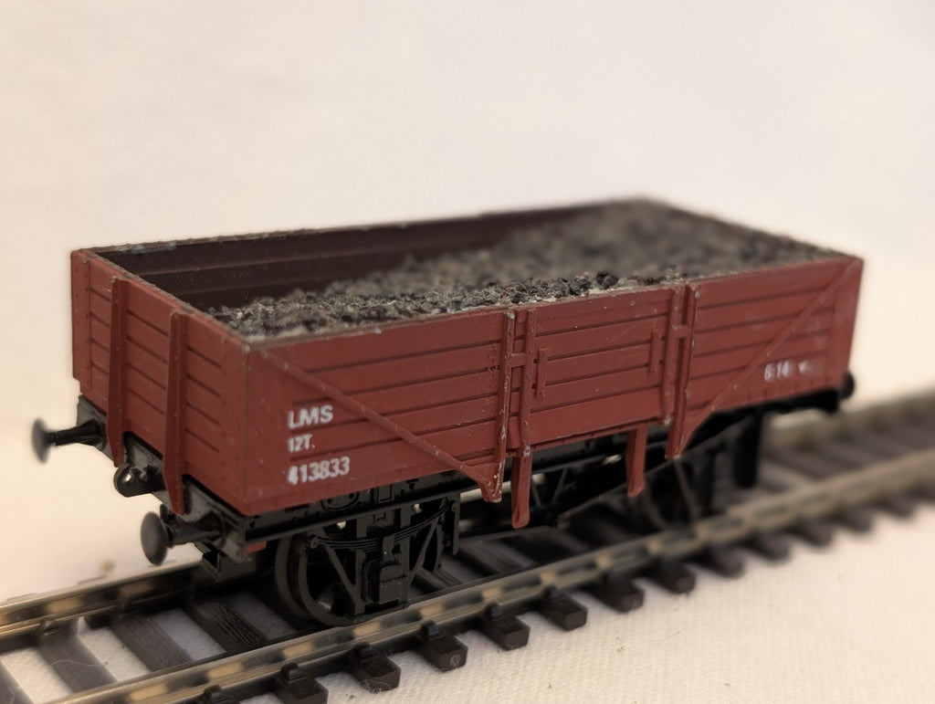 Dapol OO Gauge LMS 5 Plank Open Wagon with Coal Load Goods Wagon 41