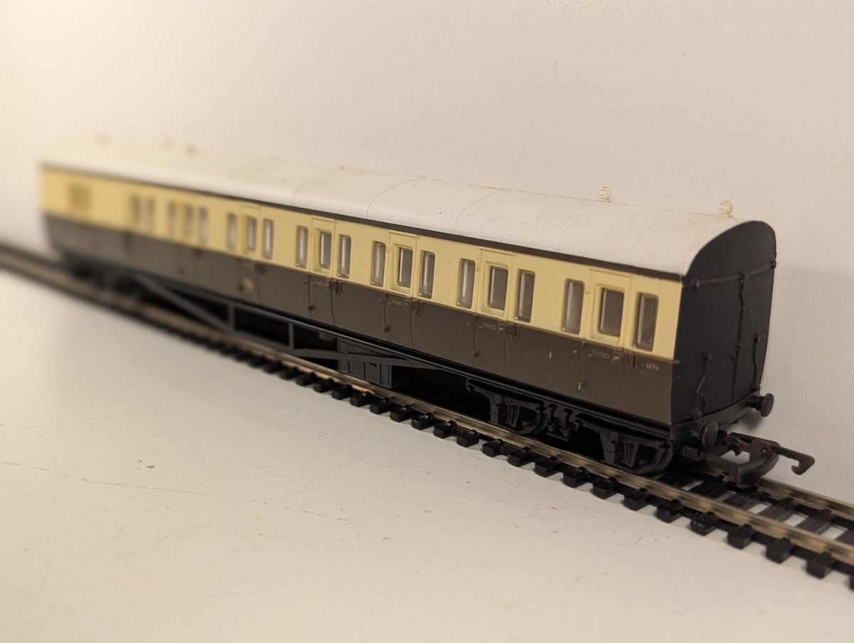 Mainline OO Gauge GWR Brake Third Coach Chocolate & Cream