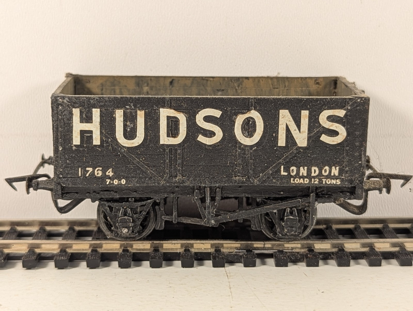 Kitbuilt OO Gauge 7-Plank Open Wagon 1764 Hudsons London