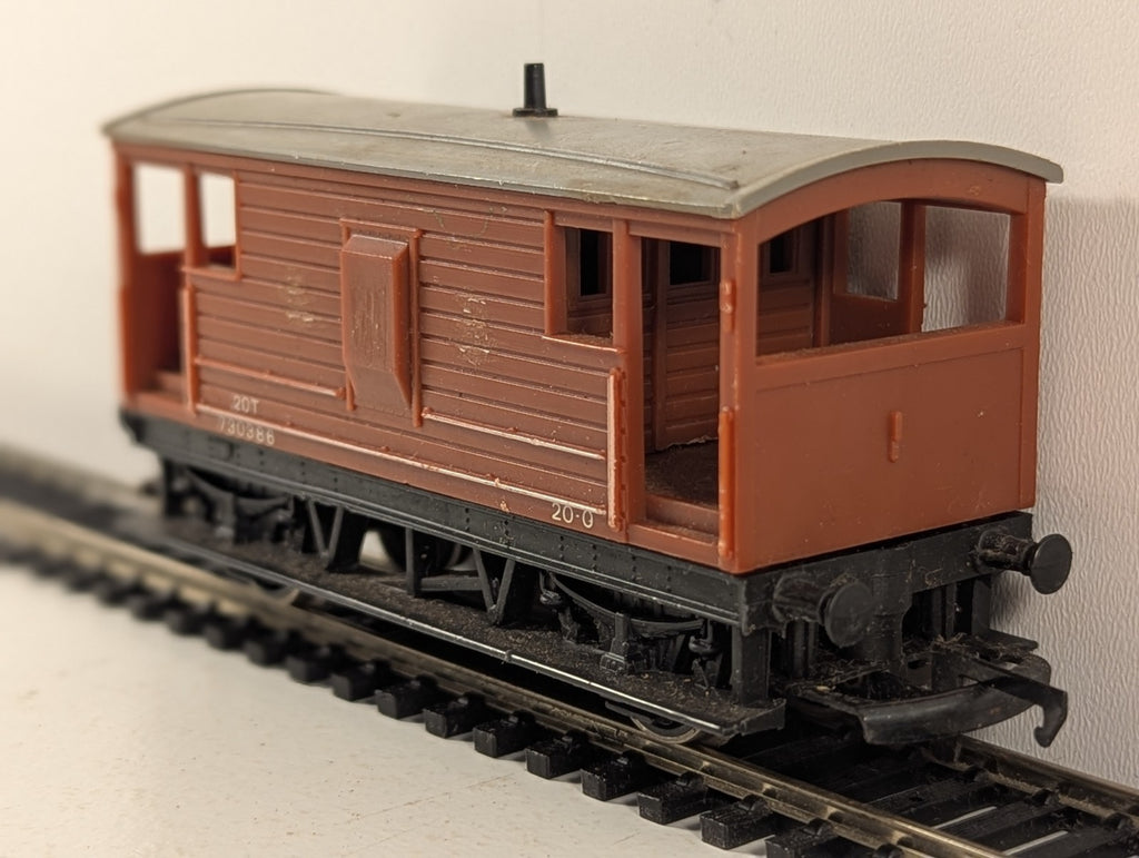 Hornby OO Gauge BR 20 Ton Brake Van 730386 BR Bauxite R124
