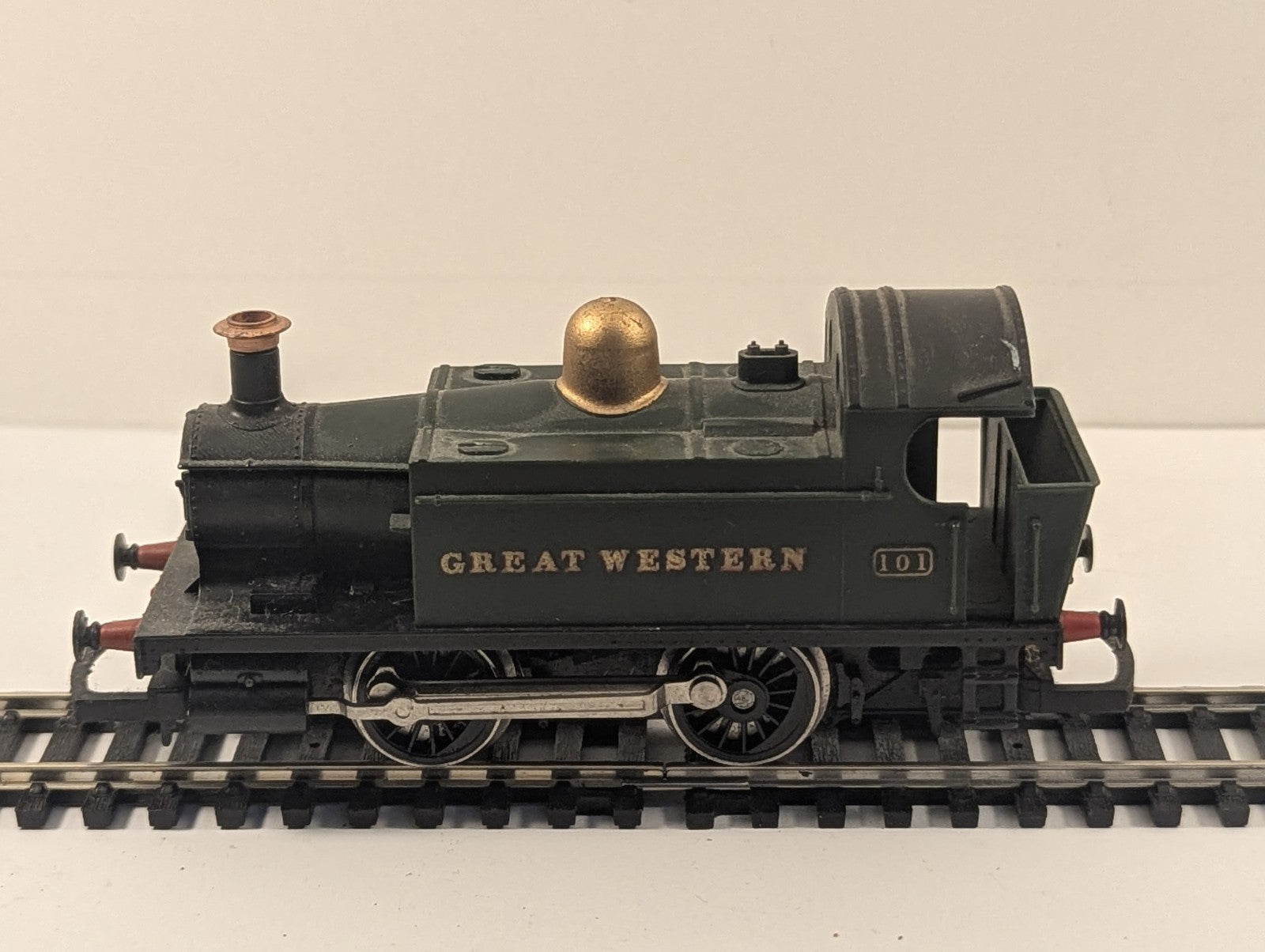 Hornby R077 OO Gauge GWR Class 101 Holden 0-4-0T Tank Locomotive