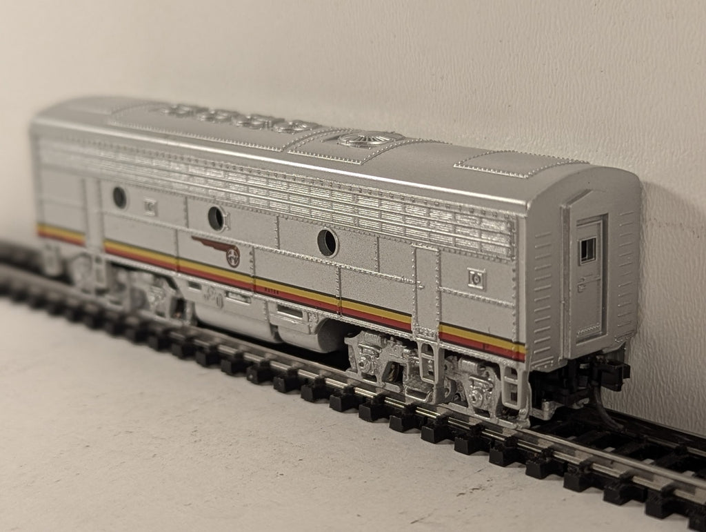 Bachmann N Gauge EMD F7B Diesel Locomotive 314B Santa Fe Warbonnet 11275