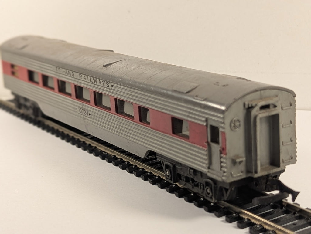 Tri-ang OO Gauge R25 Transcontinental Passenger Coach 10724