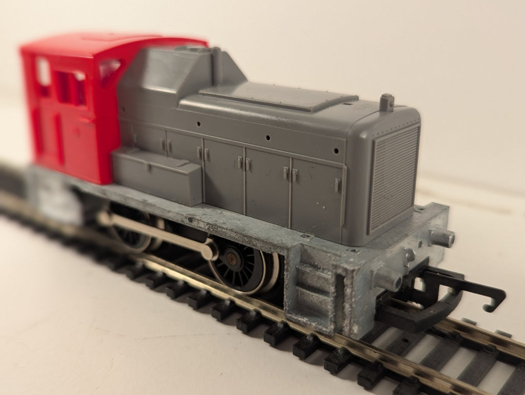 Hornby R799 OO Gauge CEGB 0-4-0 Diesel Shunter – Repainted