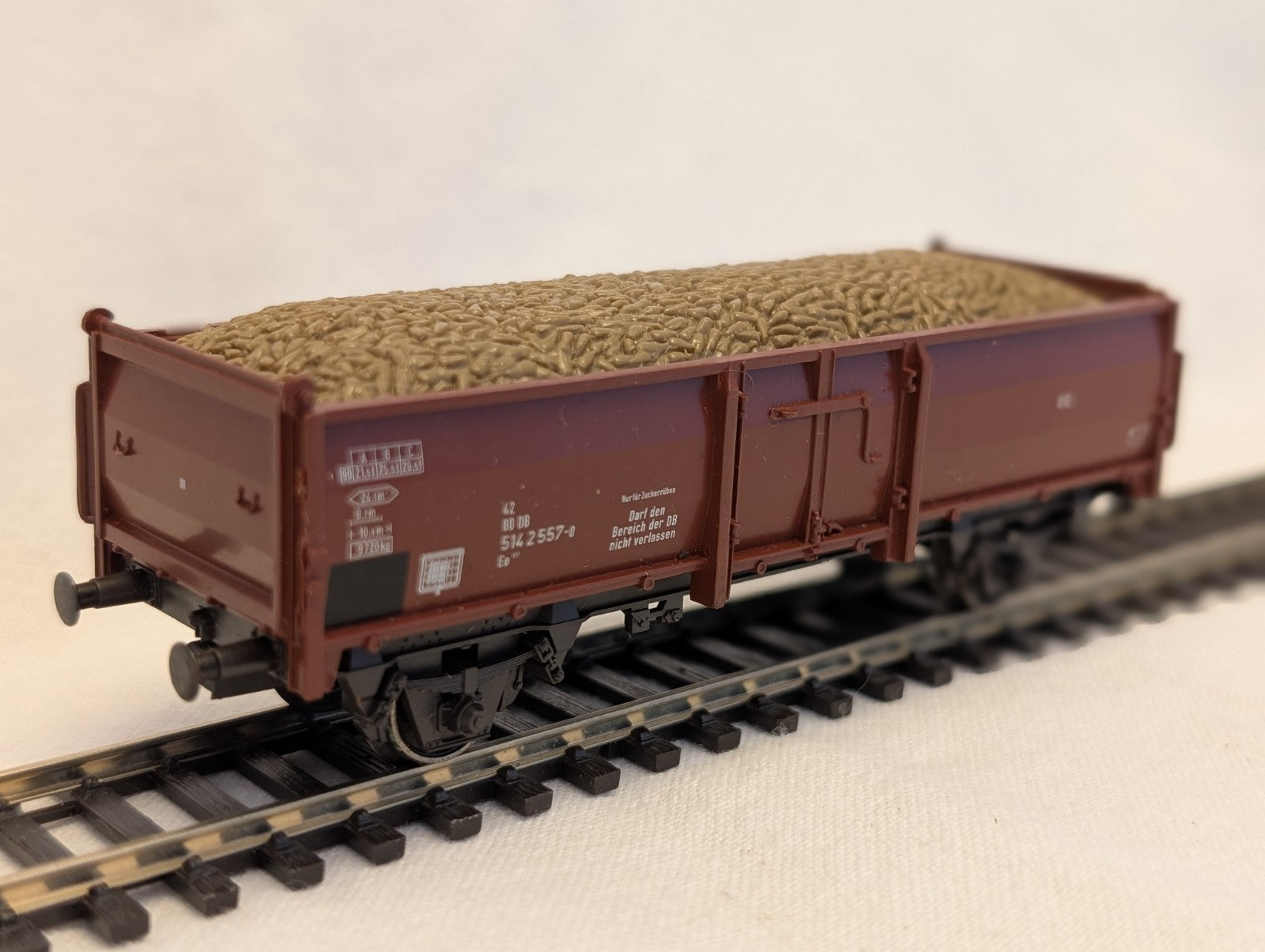 Trix HO Scale DB Eo Open Wagon with Sugar Beet Load 514 2 557-0 DB
