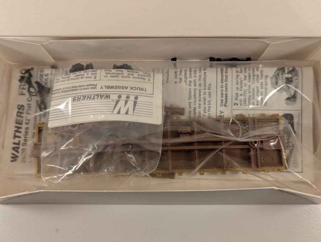 Walthers HO 42ft Flat Car With Stakes Kit