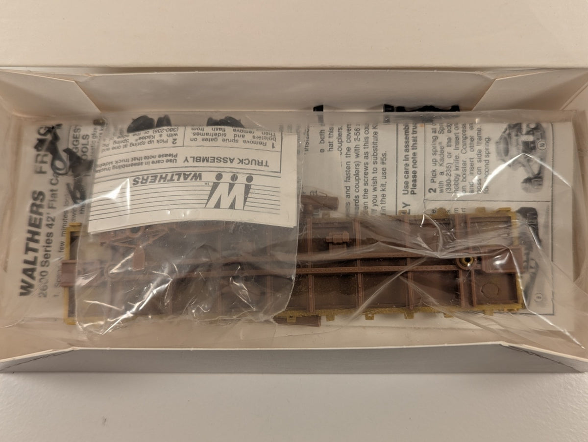 Walthers HO 42ft Flat Car With Stakes Kit