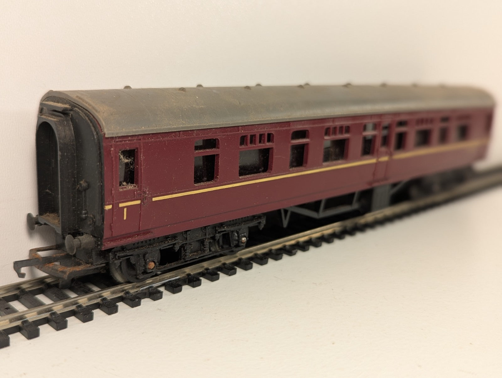 Tri-ang OO Gauge BR Mk1 Composite Coach