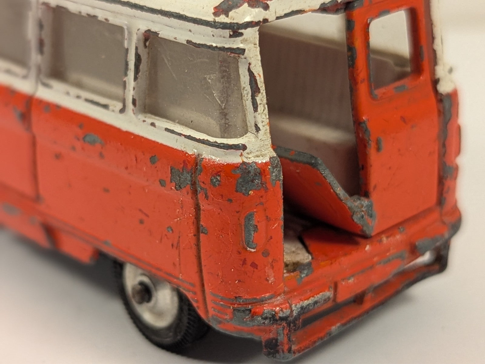 Corgi Toys 508 Holiday Camp Special Commer Bus 1:43 Scale
