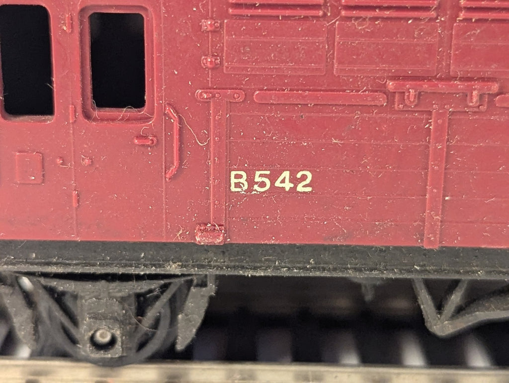 Tri-ang OO Gauge Horse Box Goods Wagon B542 BR Maroon R.123