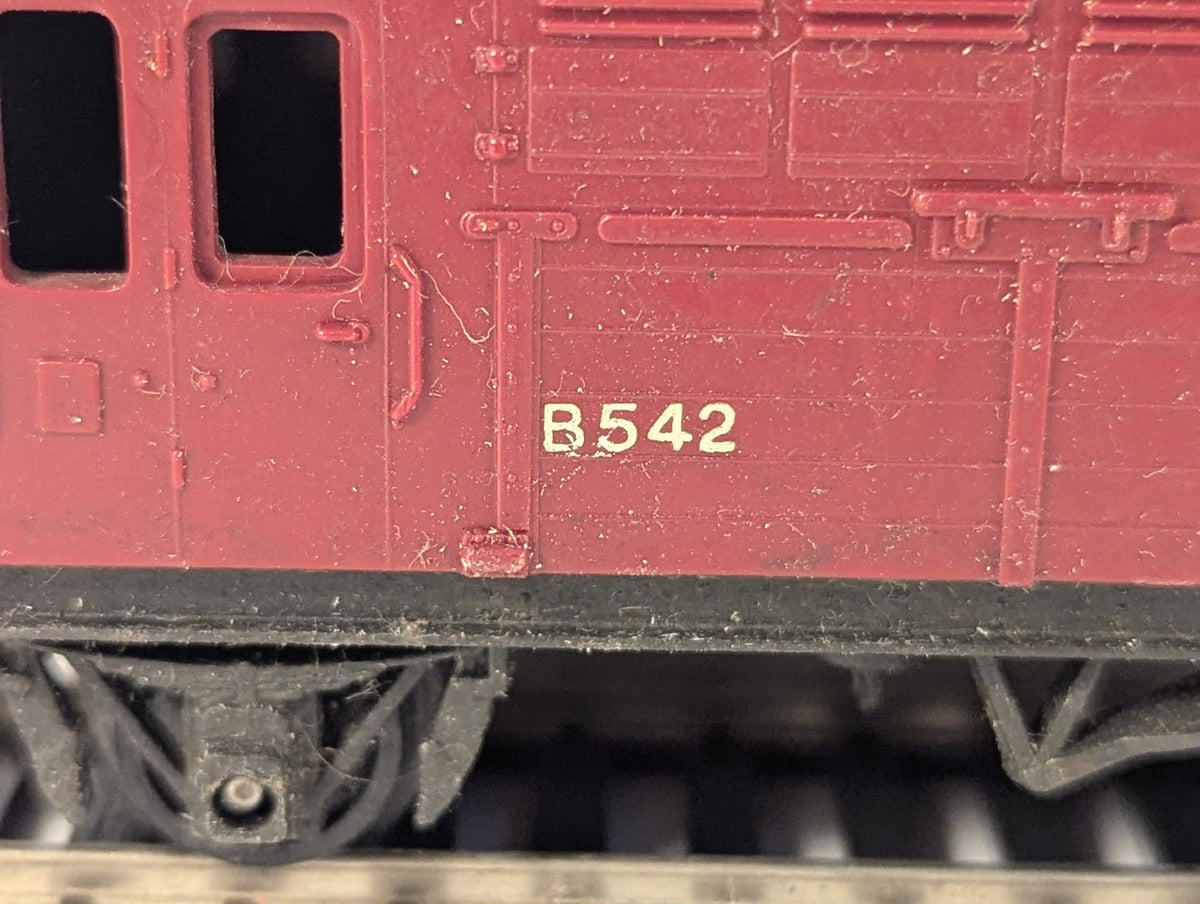 Tri-ang OO Gauge Horse Box Goods Wagon B542 BR Maroon R.123