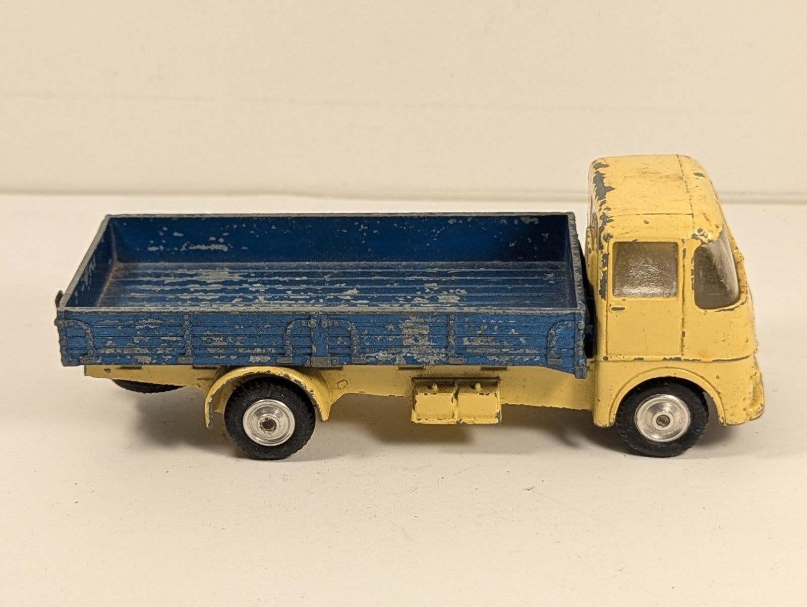 Corgi Toys 456 ERF Model 44G Dropside Lorry 1:43 Scale
