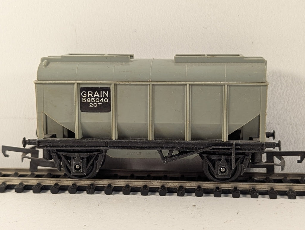 Tri-ang OO Gauge 20 Ton Grain Wagon Goods Wagon B85040 BR Grey R214