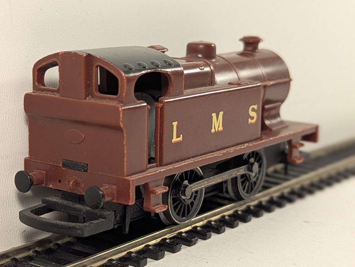 Hornby OO Gauge 0-4-0 Tank Locomotive Steam Locomotive LMS Maroon