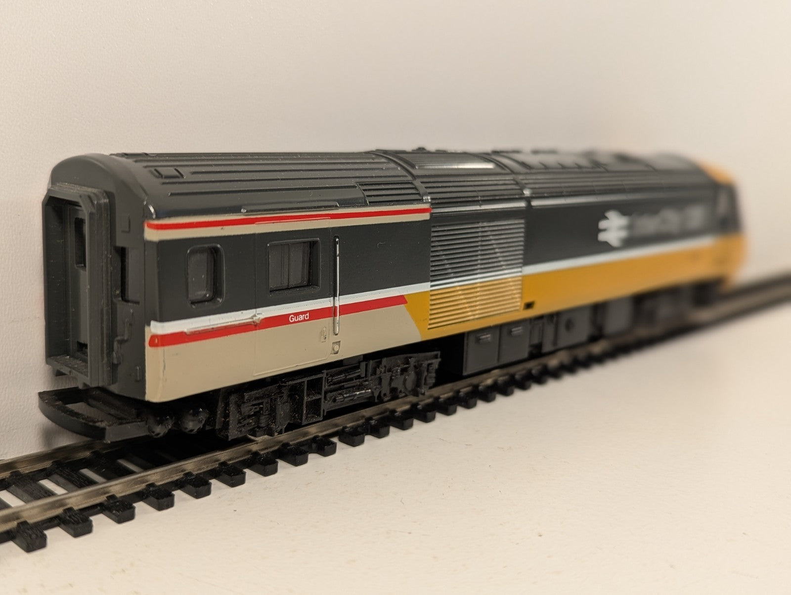 Hornby OO Gauge BR Class 43 HST Dummy Car InterCity Executive
