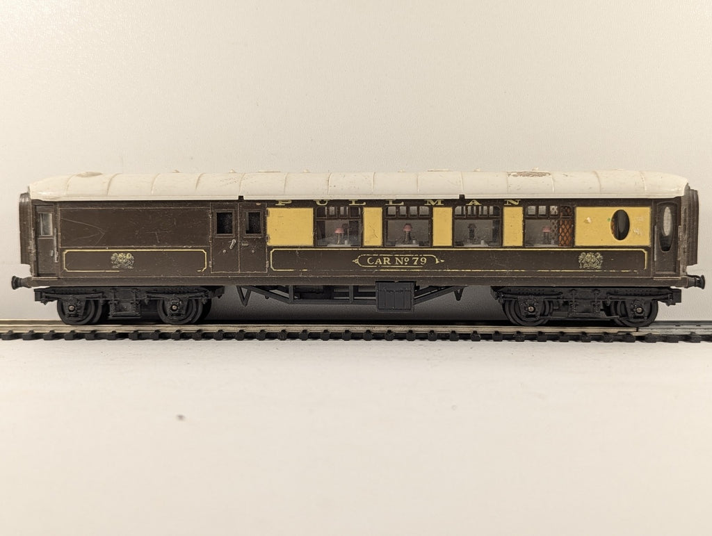 Tri-ang OO Gauge Pullman Car No. 79 Passenger Coach Pullman Umber and Cream R228