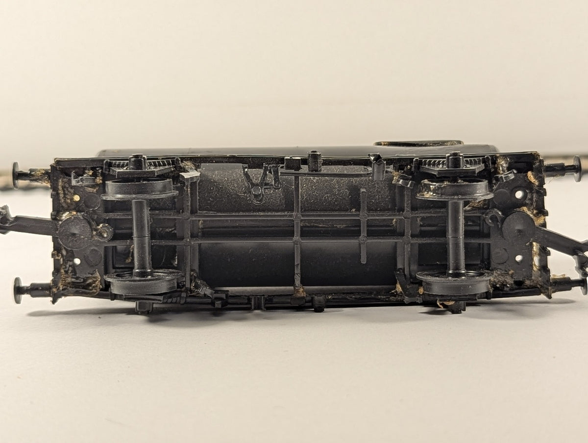Hornby OO Gauge 4-Wheel Tank Wagon Goods Wagon Black