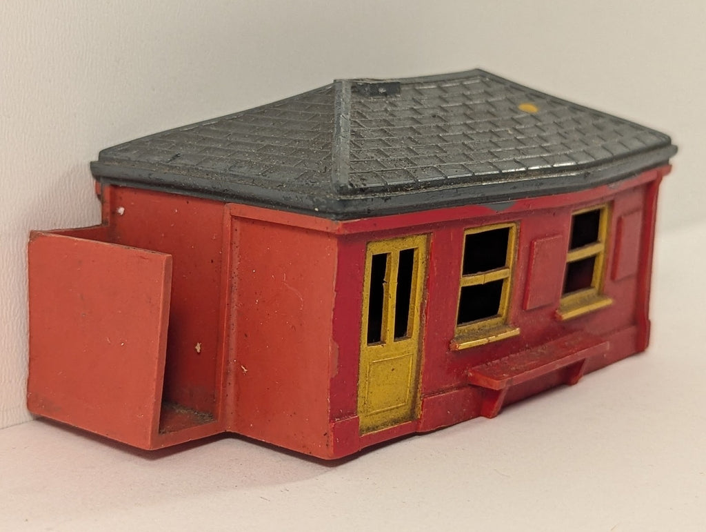 Tri-ang OO Gauge Waiting Room Building Red R62