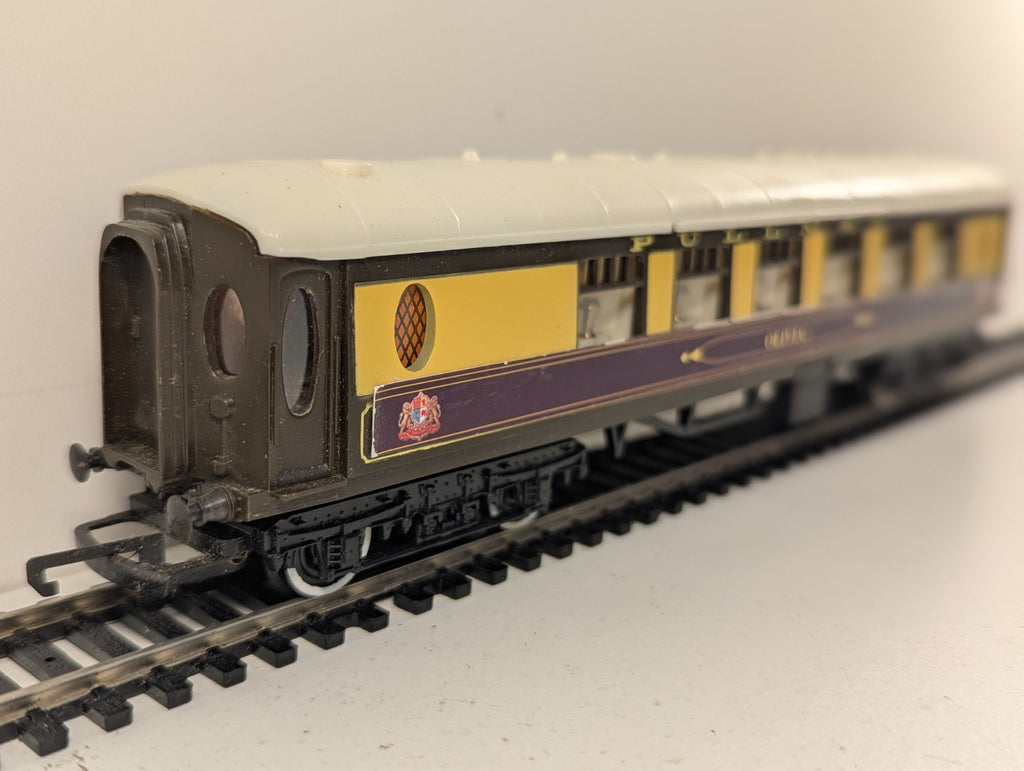 Hornby OO Gauge Pullman Coach "Olivia"