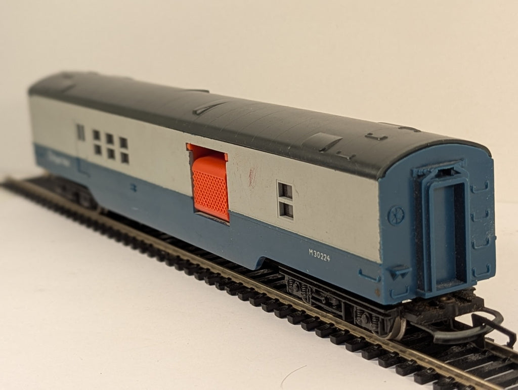Tri-ang Railways R119 OO Gauge Operating Mail Coach Blue & Grey