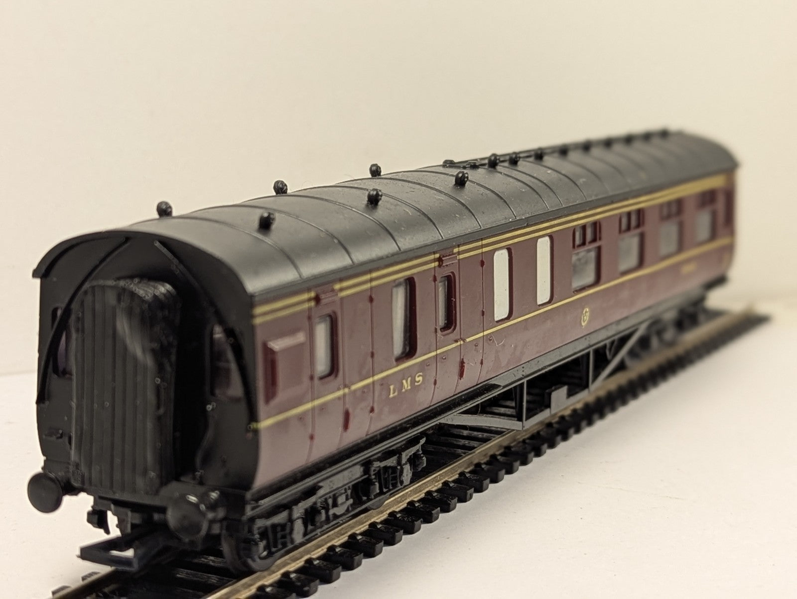 Airfix 54204-7 OO Gauge LMS Brake Third Coach