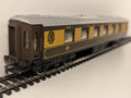 Hornby OO Gauge Pullman Parlour Car Passenger Coach Pullman Umber and Cream