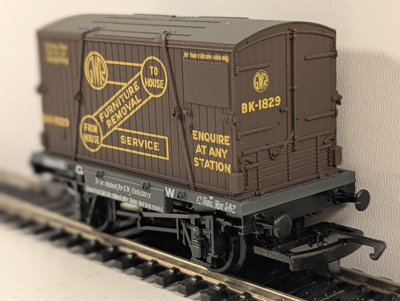 Airfix GMR 54331-8 Conflat with G.W.R. Door to Door Container