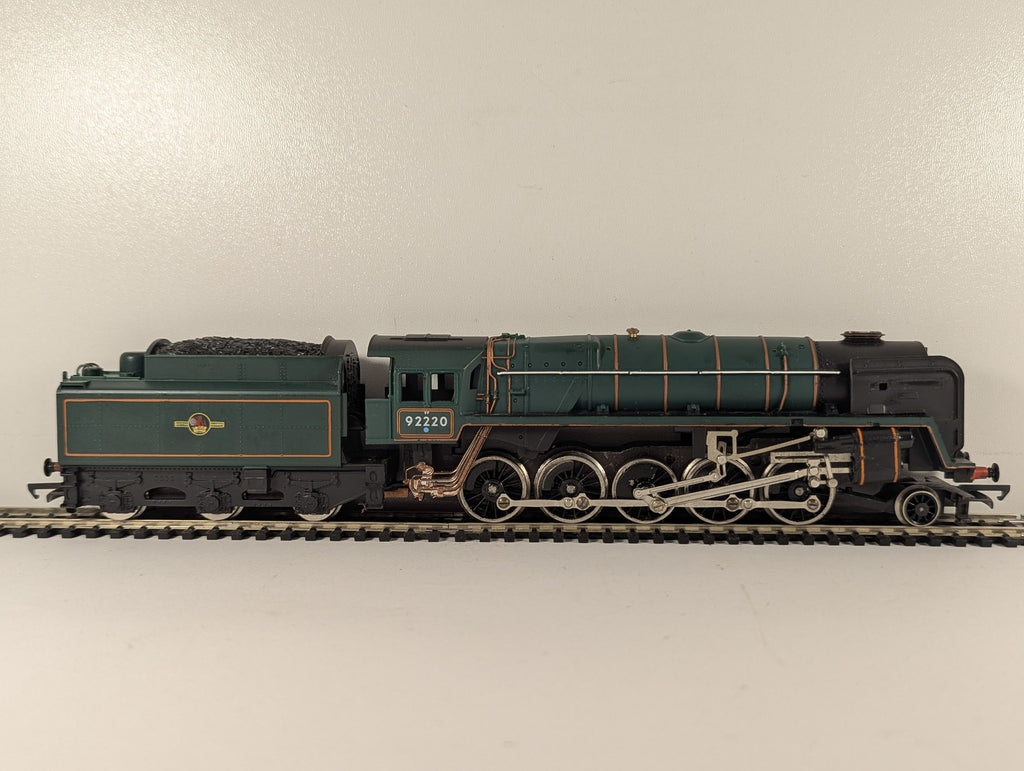 Hornby OO Gauge BR Standard Class 9F 'Evening Star' Locomotive 92220 BR Green