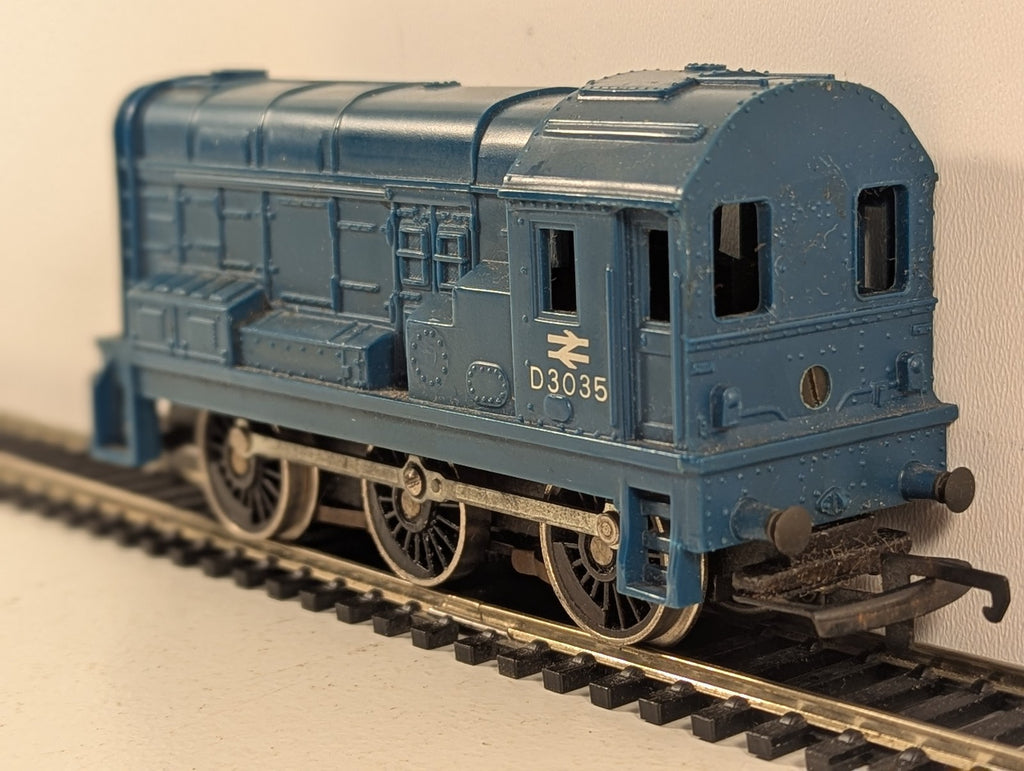 Tri-ang Hornby OO Gauge Class 08 Diesel Shunter Locomotive D3035 BR Blue R.152
